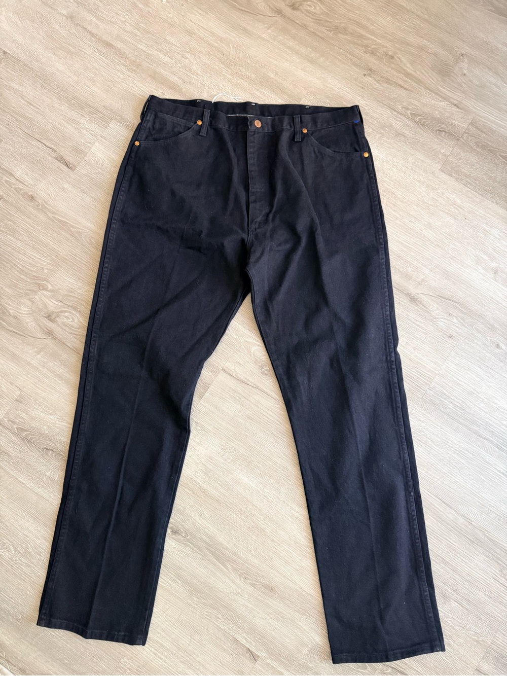 Classic Black Men's cowboy cut wrangler jeans 40x34 NWT